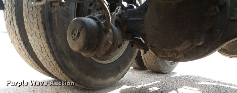 image for item DI5631 2017 Peterbilt 389  semi truck