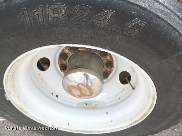 image for item DI5631 2017 Peterbilt 389  semi truck