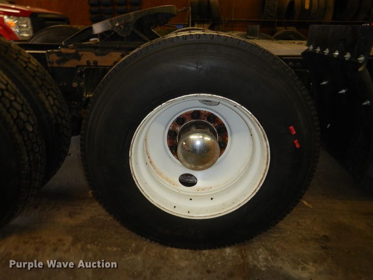 image for item DI5631 2017 Peterbilt 389  semi truck