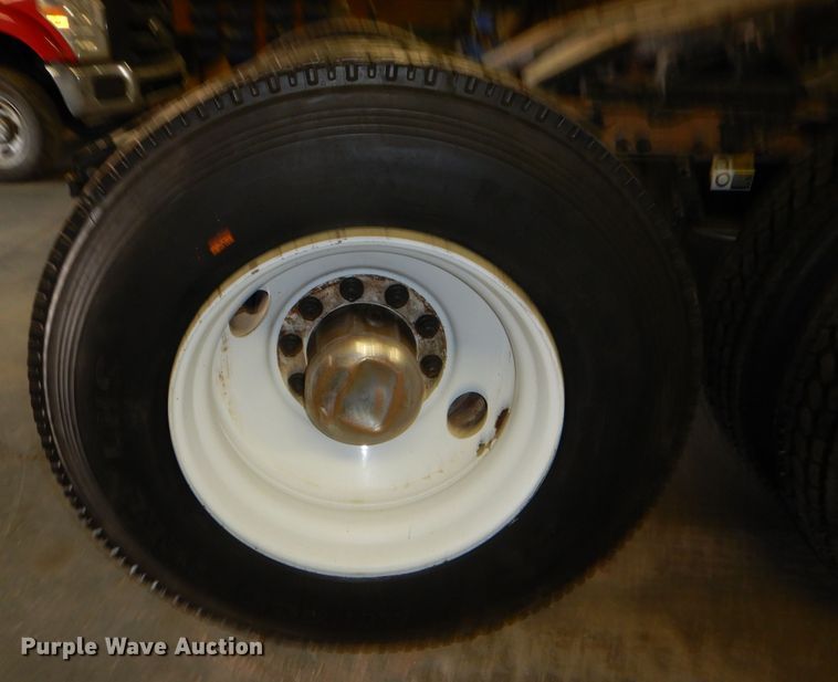 image for item DI5631 2017 Peterbilt 389  semi truck