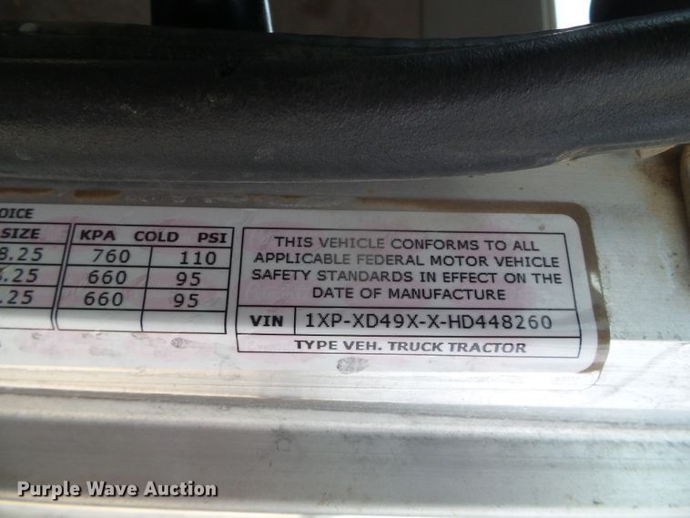 image for item DI5631 2017 Peterbilt 389  semi truck