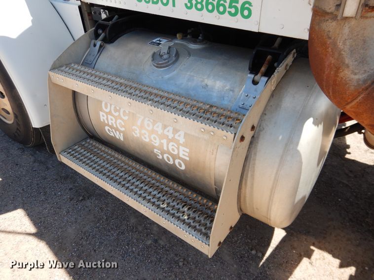 image for item DI5633 2007 Peterbilt 379  semi truck