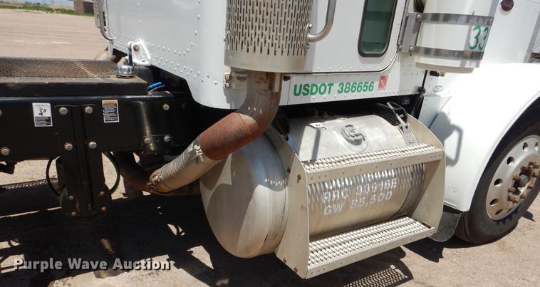 image for item DI5633 2007 Peterbilt 379  semi truck