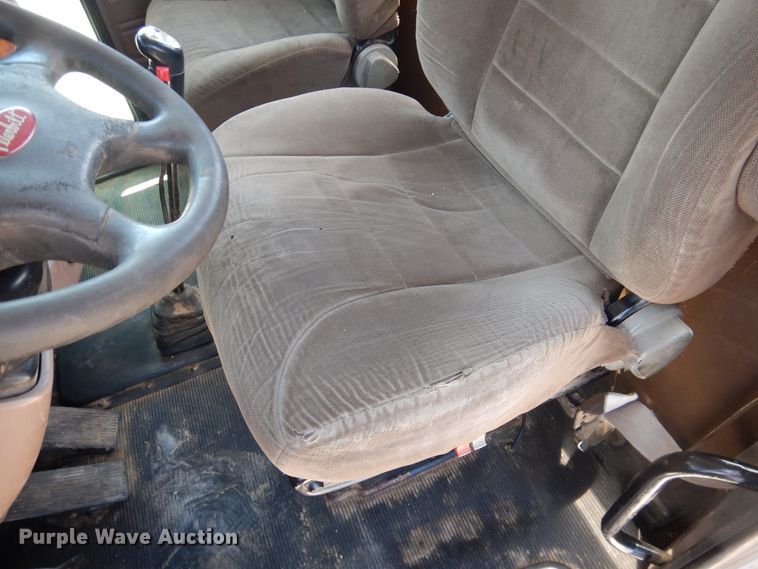 image for item DI5633 2007 Peterbilt 379  semi truck