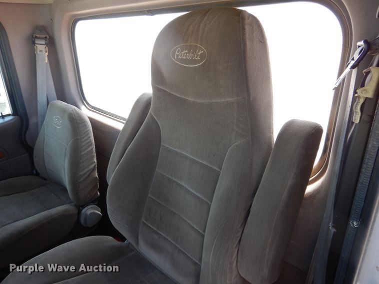 image for item DI5633 2007 Peterbilt 379  semi truck