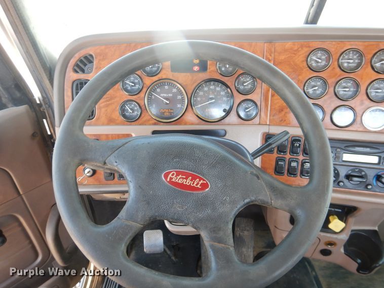 image for item DI5633 2007 Peterbilt 379  semi truck