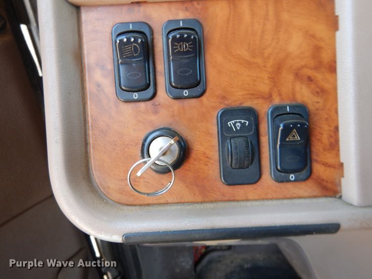 image for item DI5633 2007 Peterbilt 379  semi truck