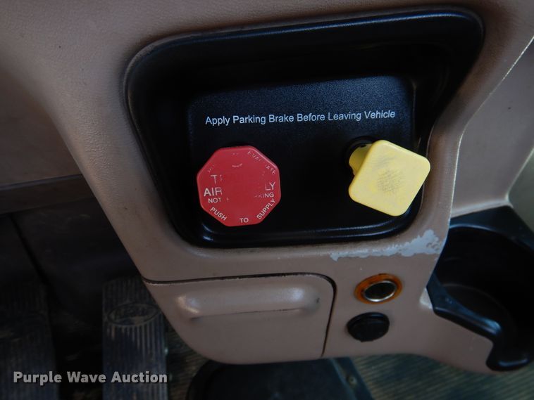 image for item DI5633 2007 Peterbilt 379  semi truck