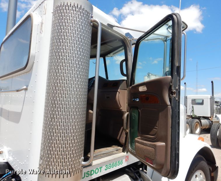 image for item DI5633 2007 Peterbilt 379  semi truck