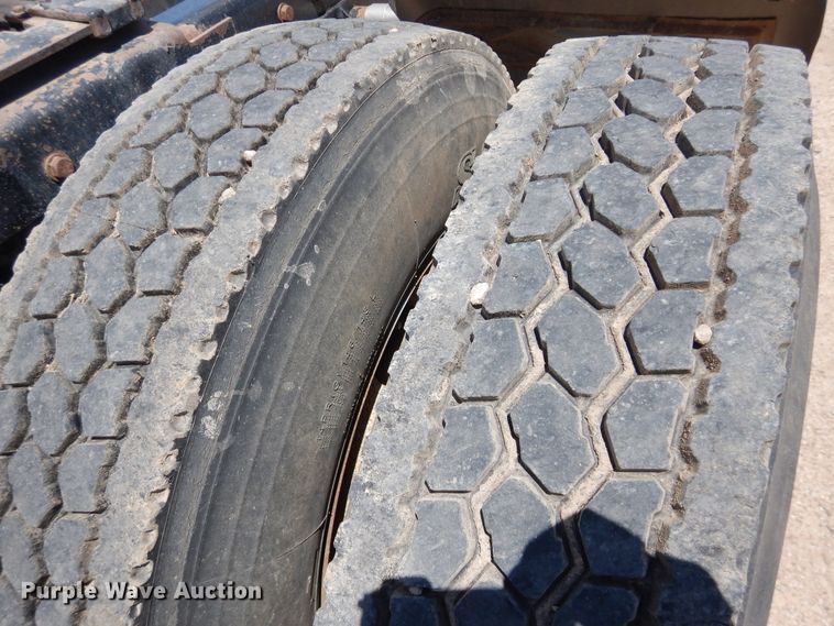 image for item DI5633 2007 Peterbilt 379  semi truck