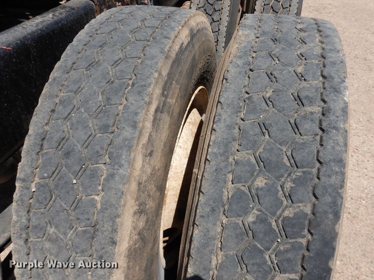 image for item DI5633 2007 Peterbilt 379  semi truck