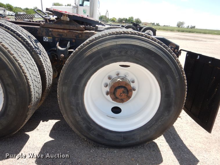 image for item DI5633 2007 Peterbilt 379  semi truck