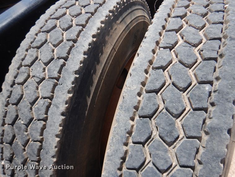 image for item DI5633 2007 Peterbilt 379  semi truck