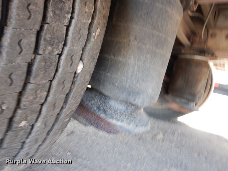 image for item DI5634 1997 Reitnouer  drop deck trailer