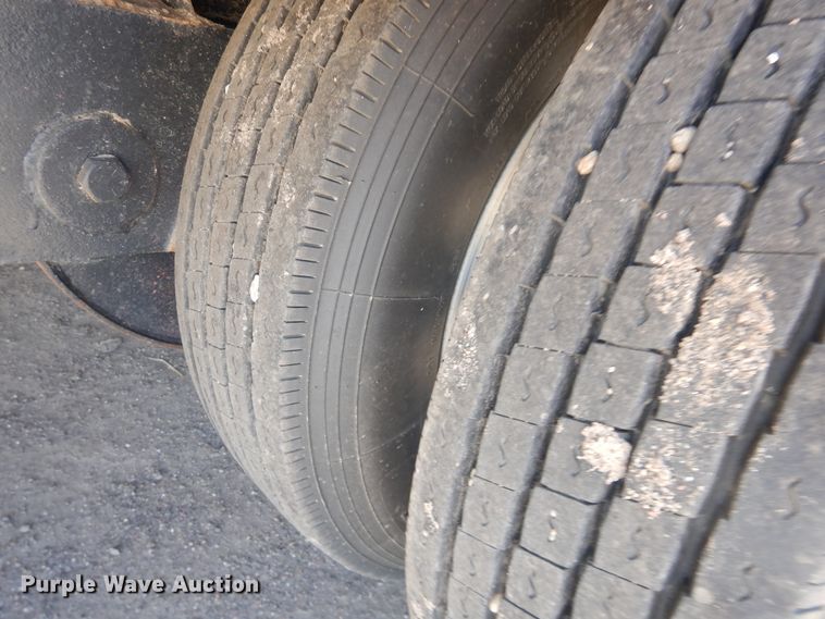 image for item DI5634 1997 Reitnouer  drop deck trailer