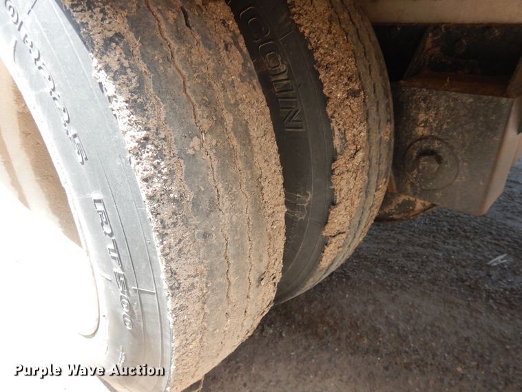 image for item DI5634 1997 Reitnouer  drop deck trailer