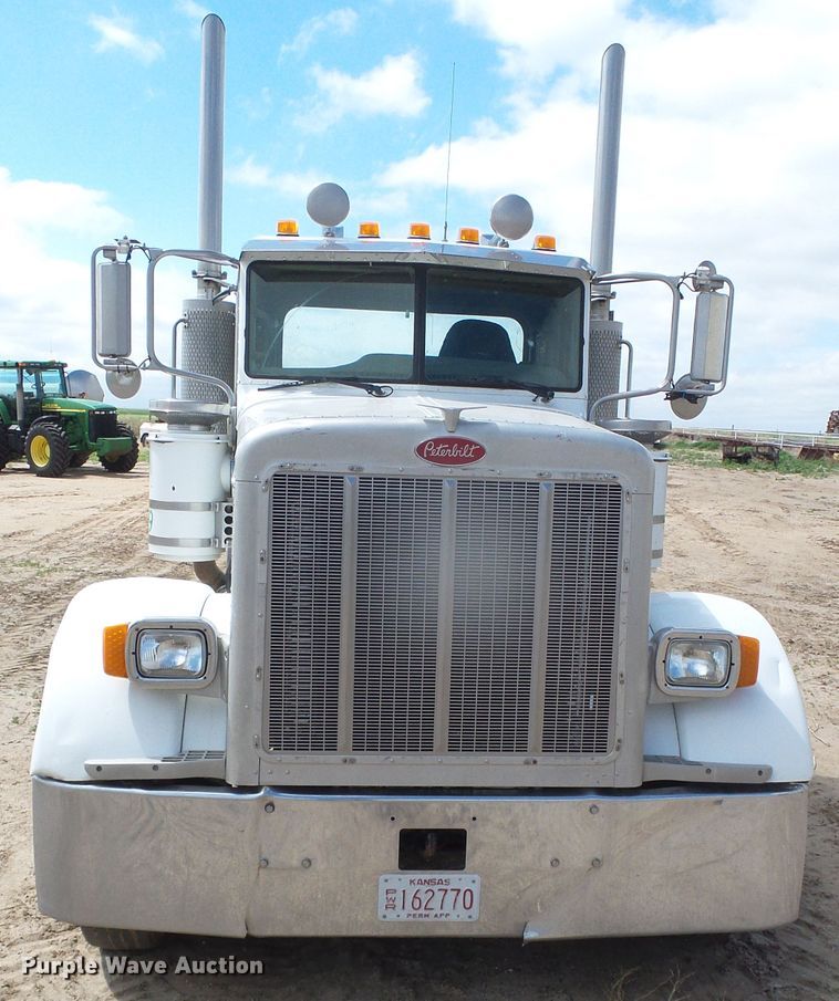 image for item DI5636 2007 Peterbilt 379  semi truck