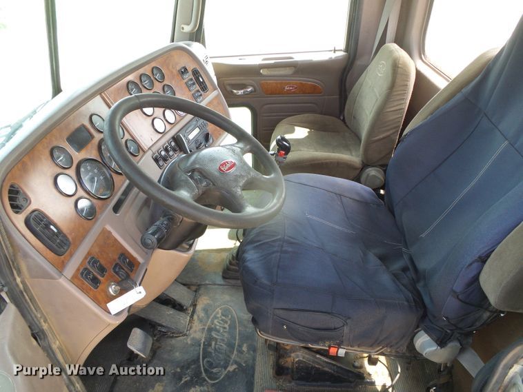 image for item DI5636 2007 Peterbilt 379  semi truck