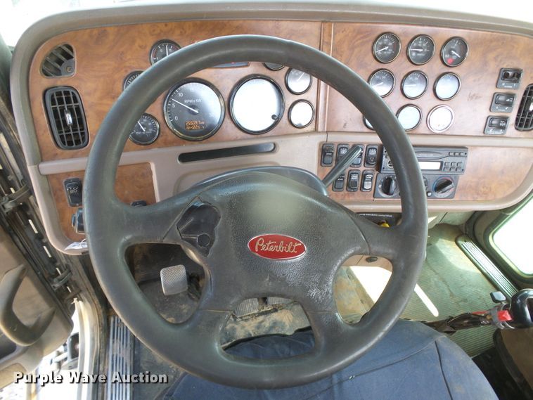 image for item DI5636 2007 Peterbilt 379  semi truck