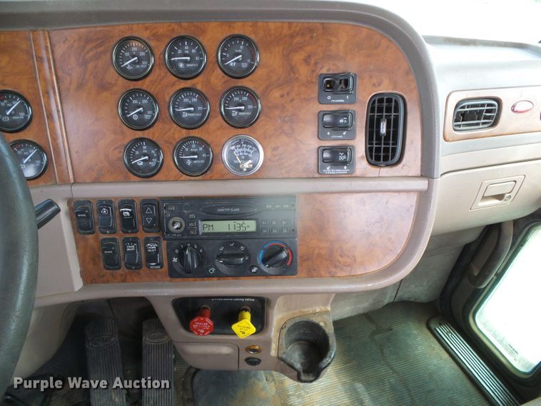 image for item DI5636 2007 Peterbilt 379  semi truck