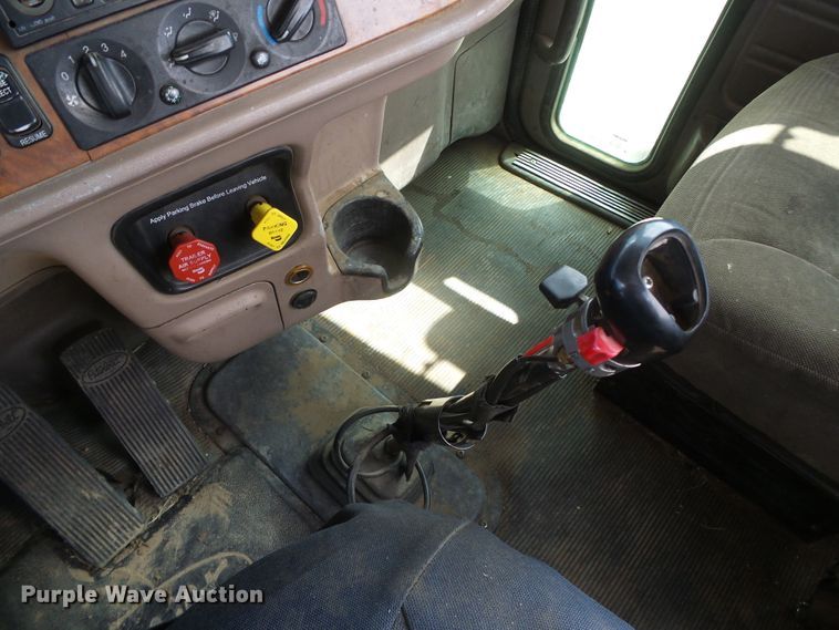 image for item DI5636 2007 Peterbilt 379  semi truck