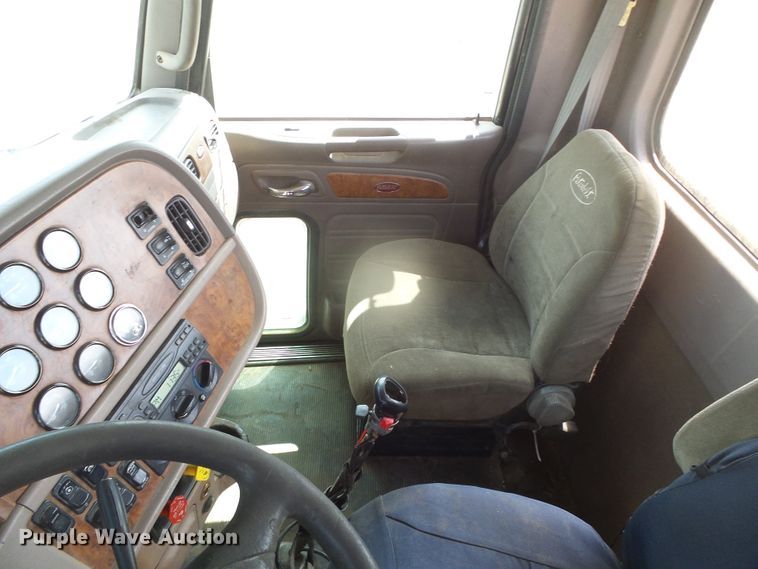 image for item DI5636 2007 Peterbilt 379  semi truck