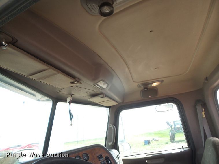 image for item DI5636 2007 Peterbilt 379  semi truck