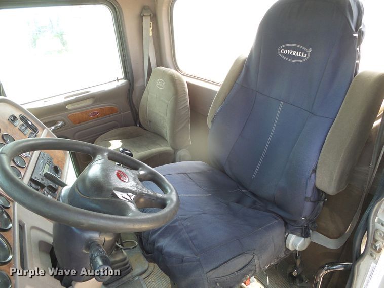 image for item DI5636 2007 Peterbilt 379  semi truck