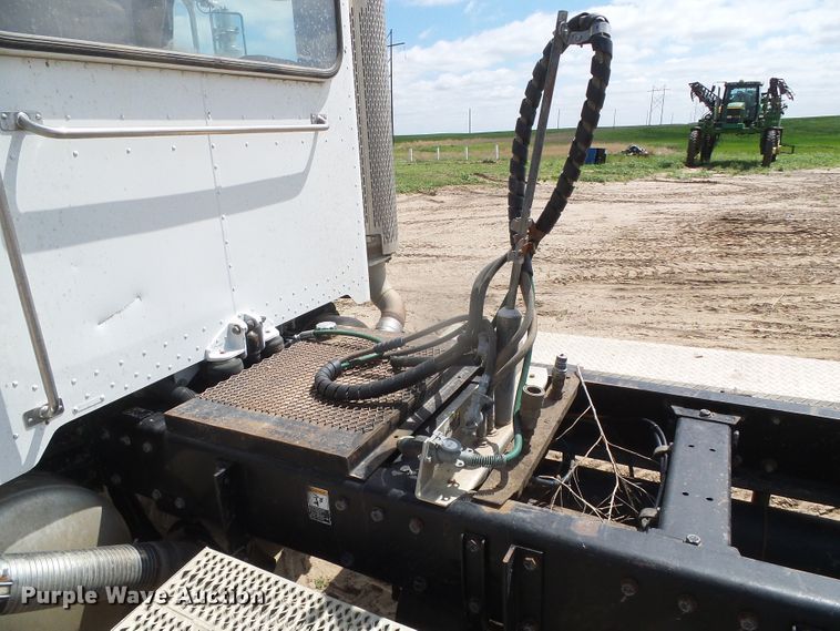 image for item DI5636 2007 Peterbilt 379  semi truck