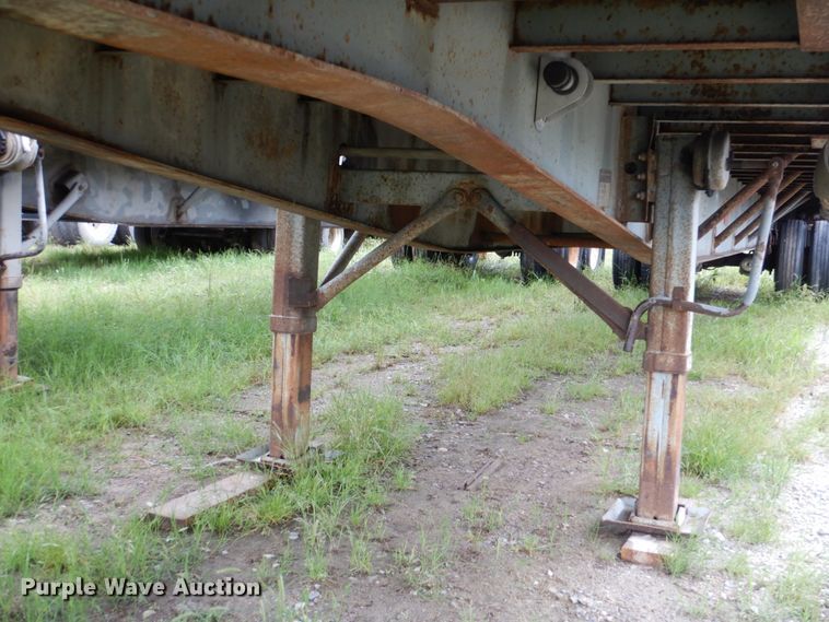 image for item DJ0457 1991 Fruehauf  flatbed trailer