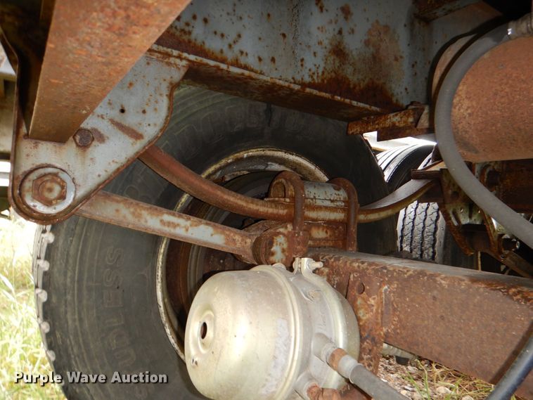 image for item DJ0457 1991 Fruehauf  flatbed trailer