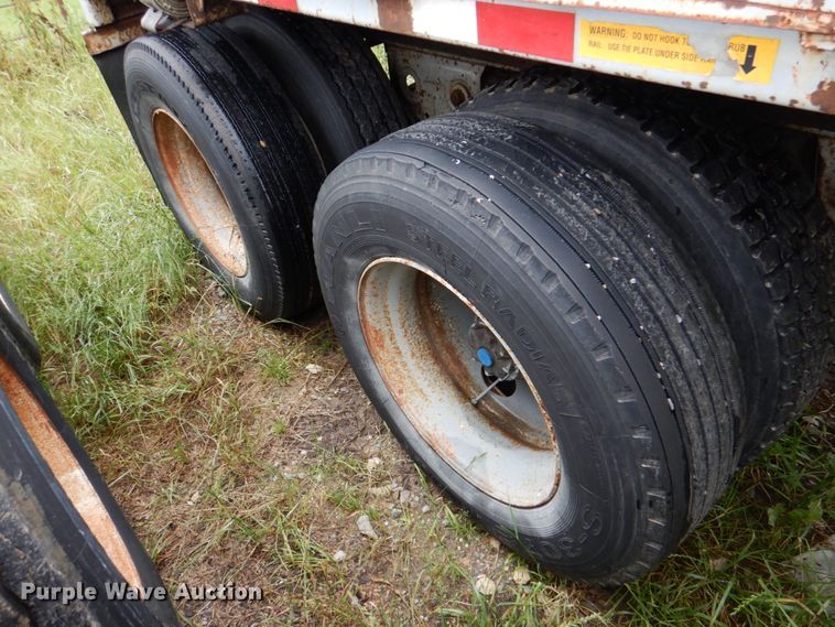 image for item DJ0457 1991 Fruehauf  flatbed trailer