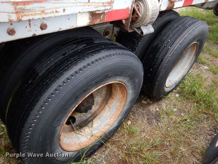 image for item DJ0457 1991 Fruehauf  flatbed trailer