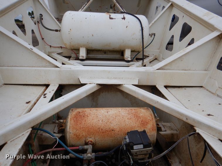 image for item DJ0460 2001 Schaller G400  bottom dump trailer