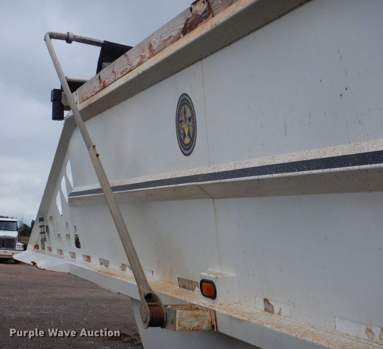 image for item DJ0460 2001 Schaller G400  bottom dump trailer