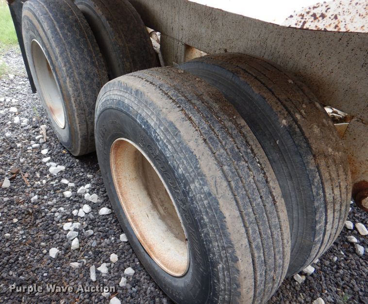 image for item DJ0460 2001 Schaller G400  bottom dump trailer