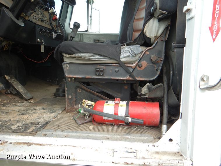 image for item DJ0778 1996 Western Star 4964F  semi truck