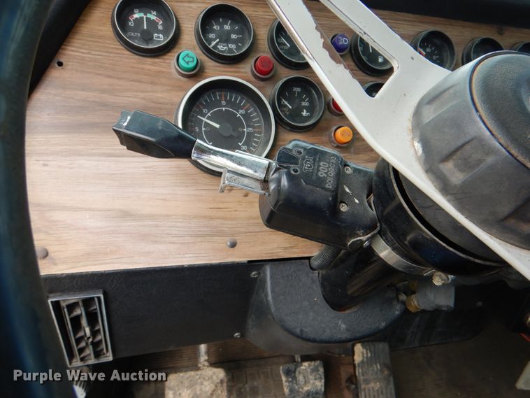 image for item DJ0778 1996 Western Star 4964F  semi truck