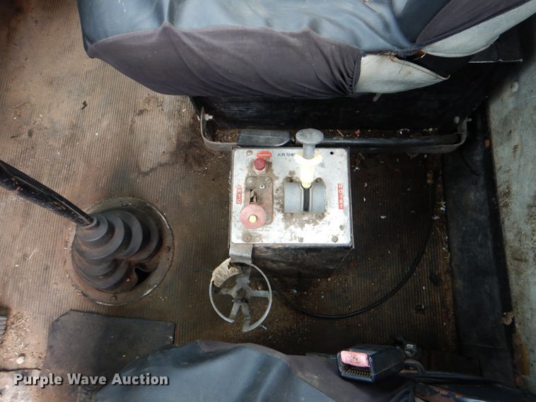 image for item DJ0778 1996 Western Star 4964F  semi truck