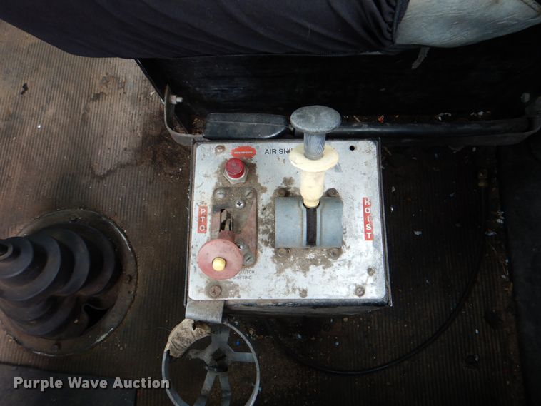 image for item DJ0778 1996 Western Star 4964F  semi truck