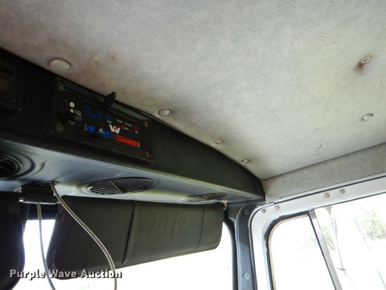 image for item DJ0778 1996 Western Star 4964F  semi truck