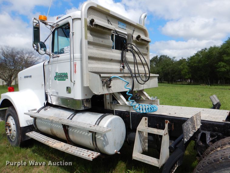 image for item DJ0778 1996 Western Star 4964F  semi truck
