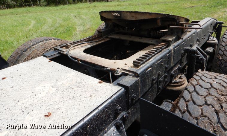 image for item DJ0778 1996 Western Star 4964F  semi truck