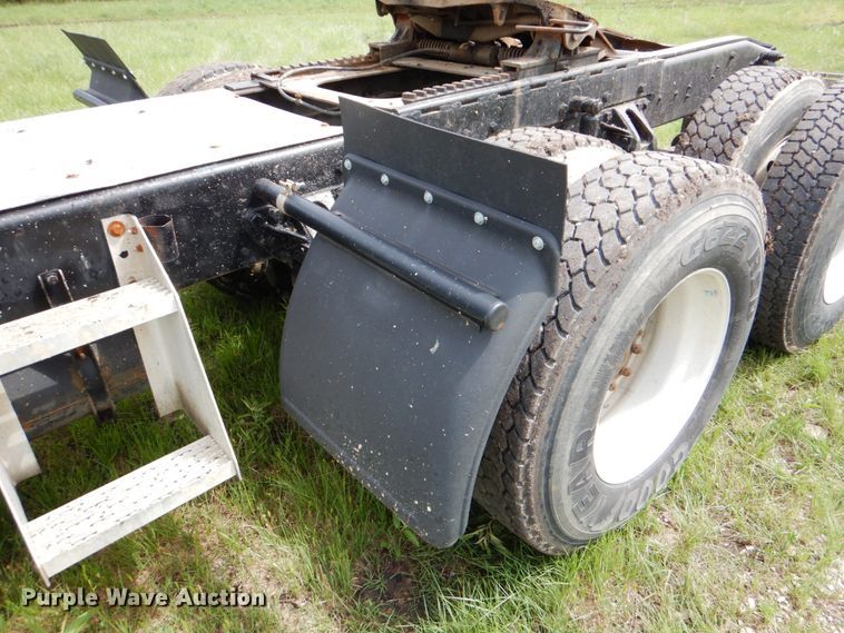 image for item DJ0778 1996 Western Star 4964F  semi truck