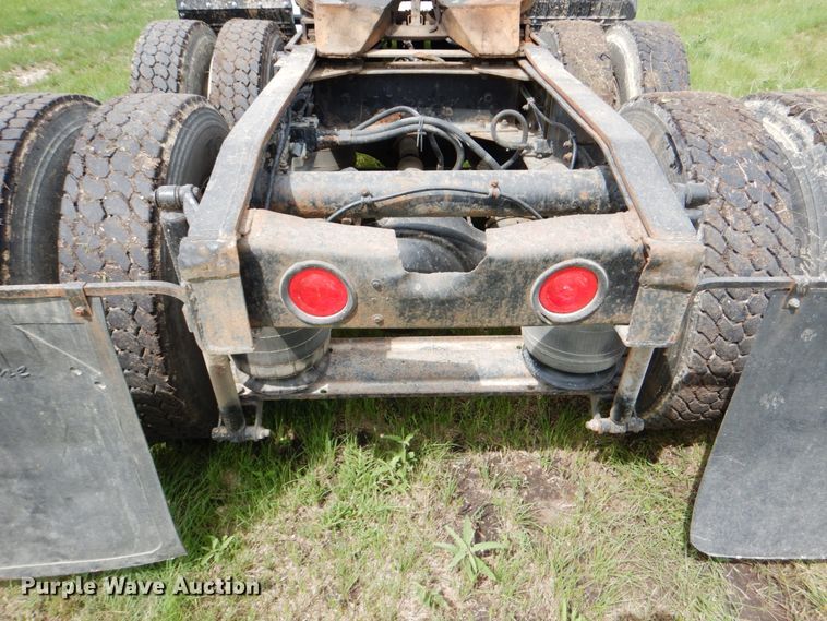 image for item DJ0778 1996 Western Star 4964F  semi truck