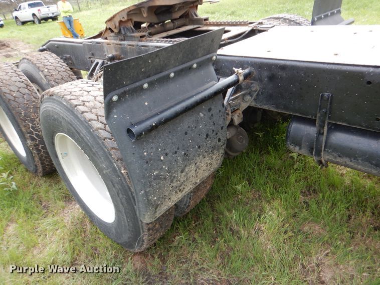 image for item DJ0778 1996 Western Star 4964F  semi truck