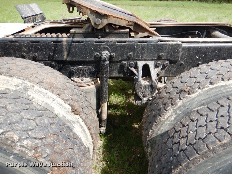 image for item DJ0778 1996 Western Star 4964F  semi truck