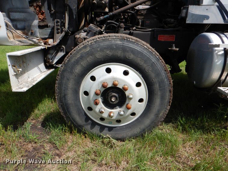 image for item DJ0778 1996 Western Star 4964F  semi truck