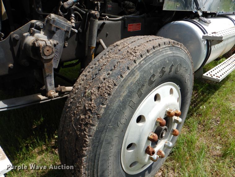 image for item DJ0778 1996 Western Star 4964F  semi truck