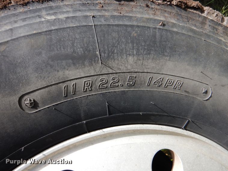 image for item DJ0778 1996 Western Star 4964F  semi truck